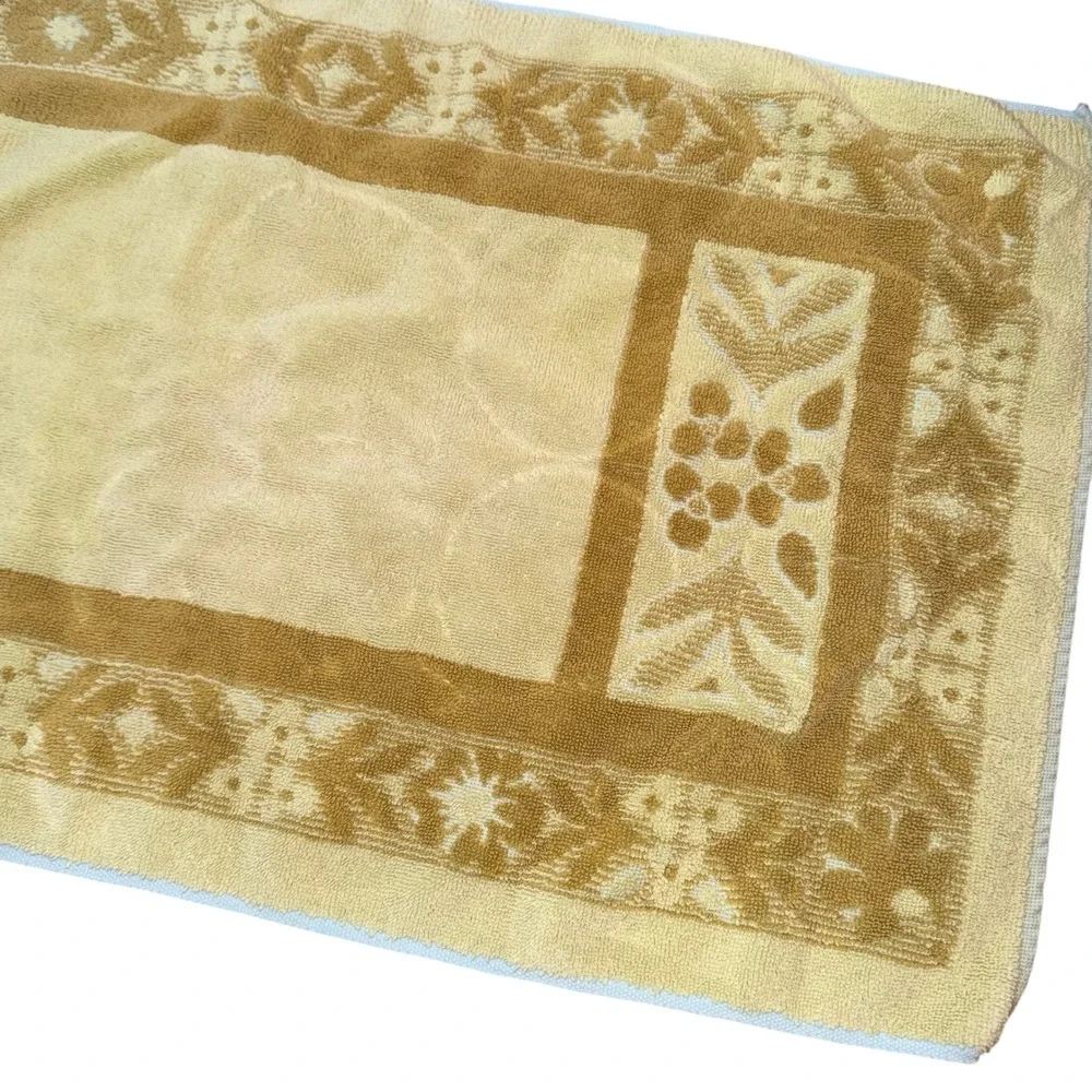 Vintage Stevens Utica Fine Arts Collection Gold Cotton Hand Fingertip Towel USA
